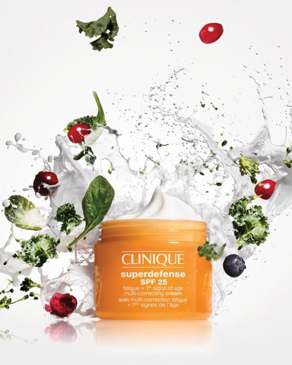 CLINIQUE SUPERDEFENSE SPF25 FATIGUE + 1ER SIGNE DE L'AGE PEAU MIXTE A GRASSE